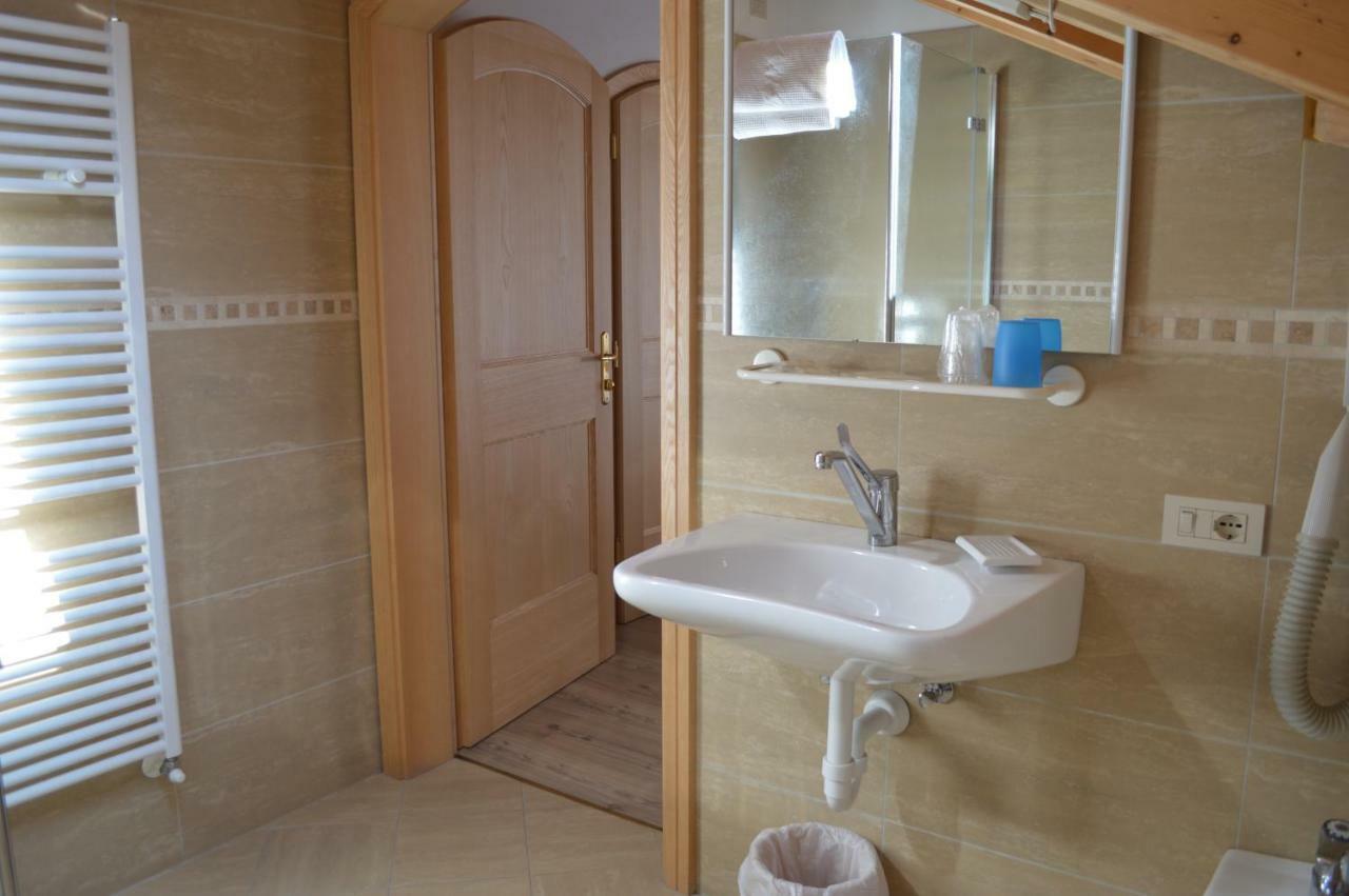 Garni Eden Bed And Breakfast سوراغا المظهر الخارجي الصورة
